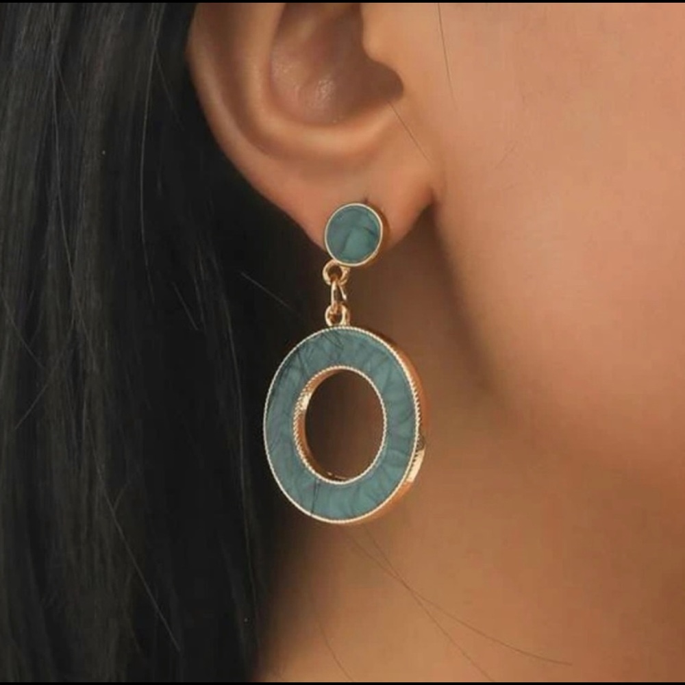 Elegant Green Drop Earrings